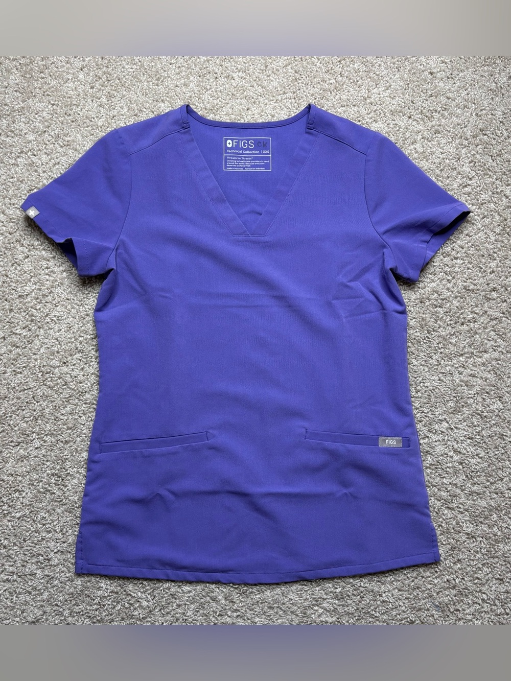 FIGS Casma Three Pocket Scrub Top